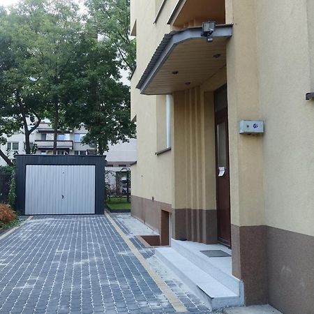 Three Rooms Apartment Krakow Luaran gambar