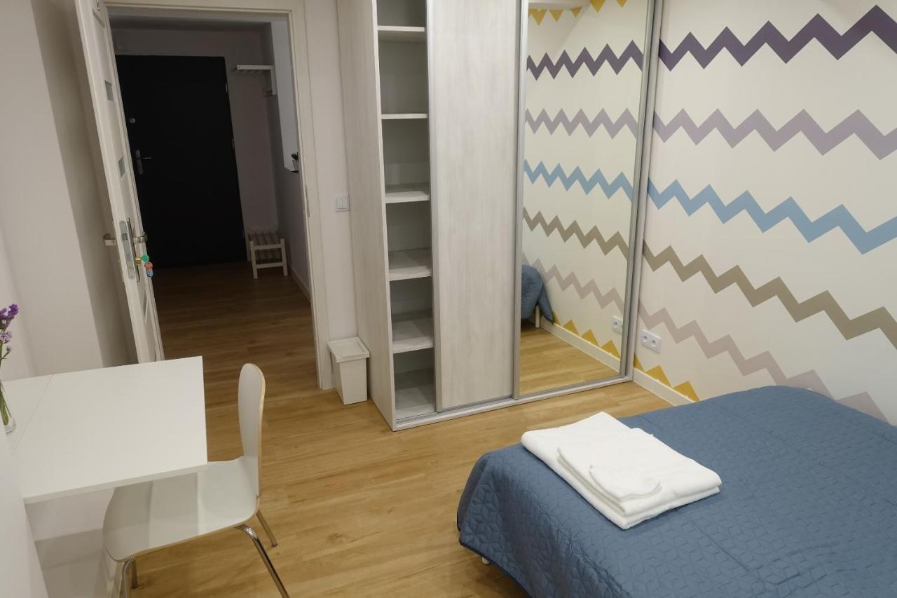 Three Rooms Apartment Krakow Luaran gambar
