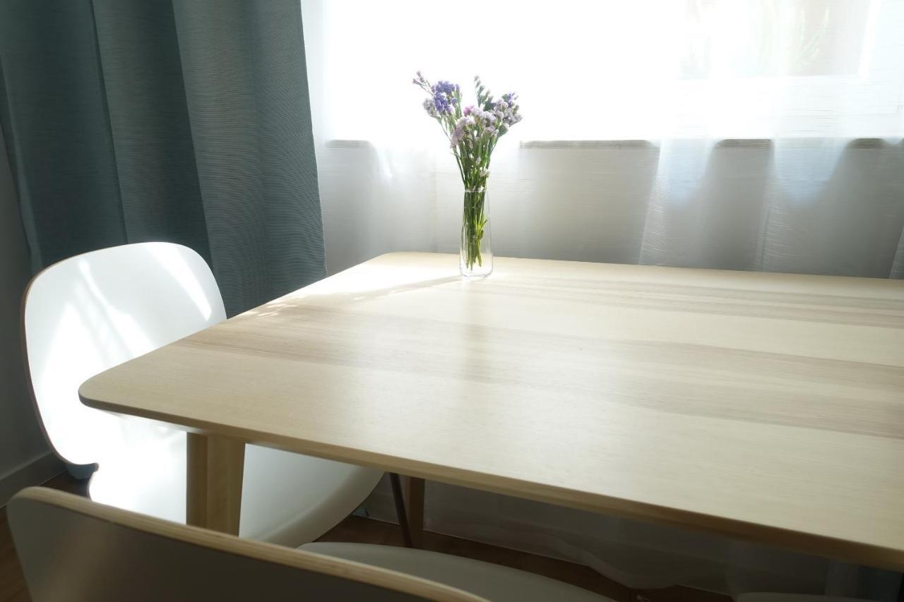 Three Rooms Apartment Krakow Luaran gambar